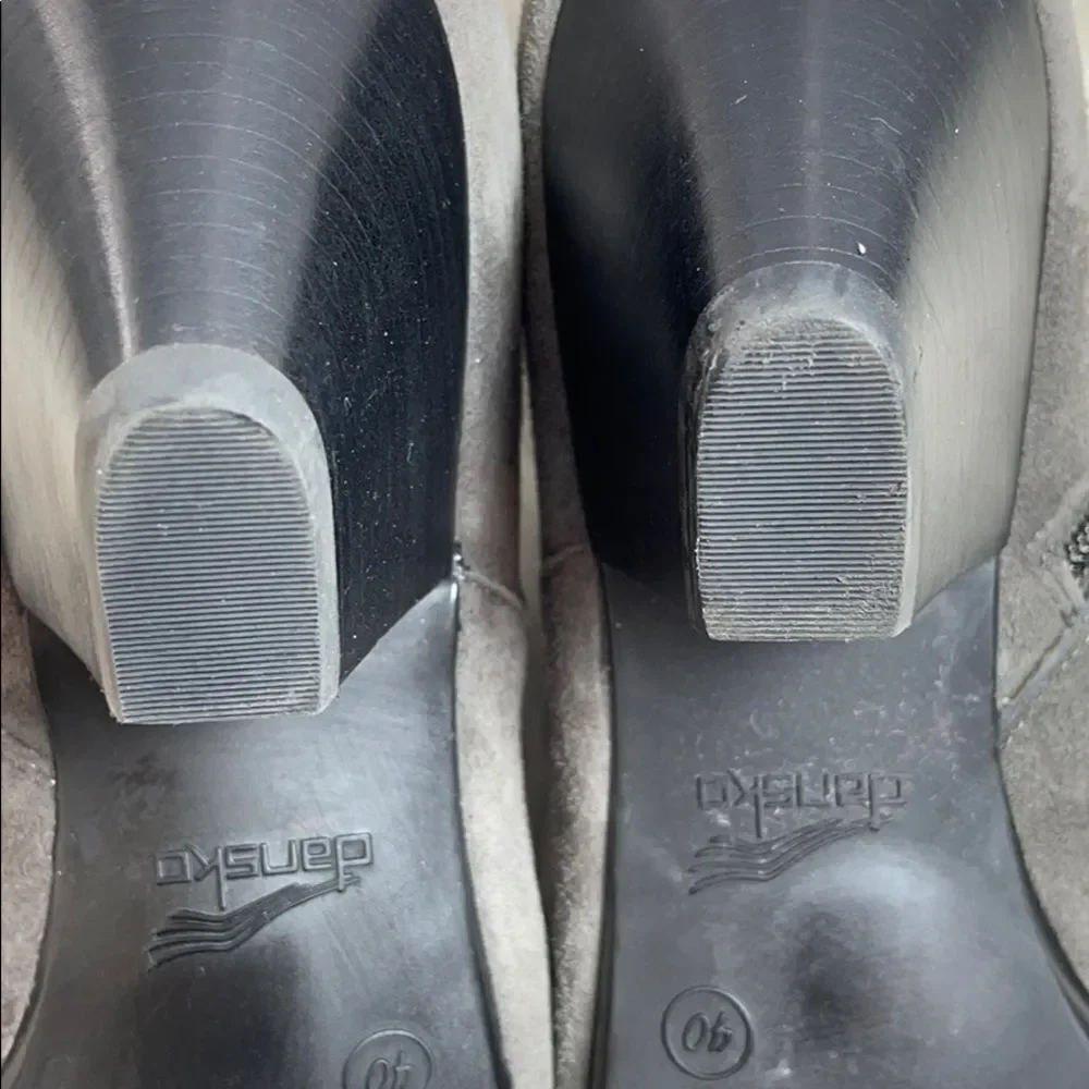 Dansko Baker Grey Suede‎ Booties Sz 40/9.5-10